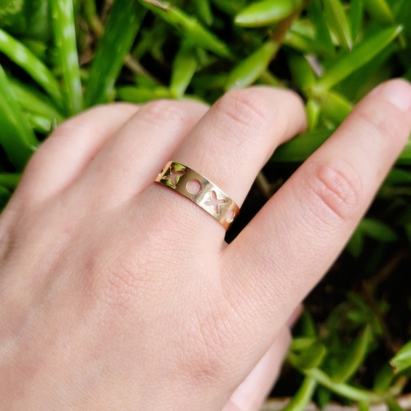 New Classic Gold Simple Dainty XOXO Ring Band & Toe Ring - Picture 4 of 5